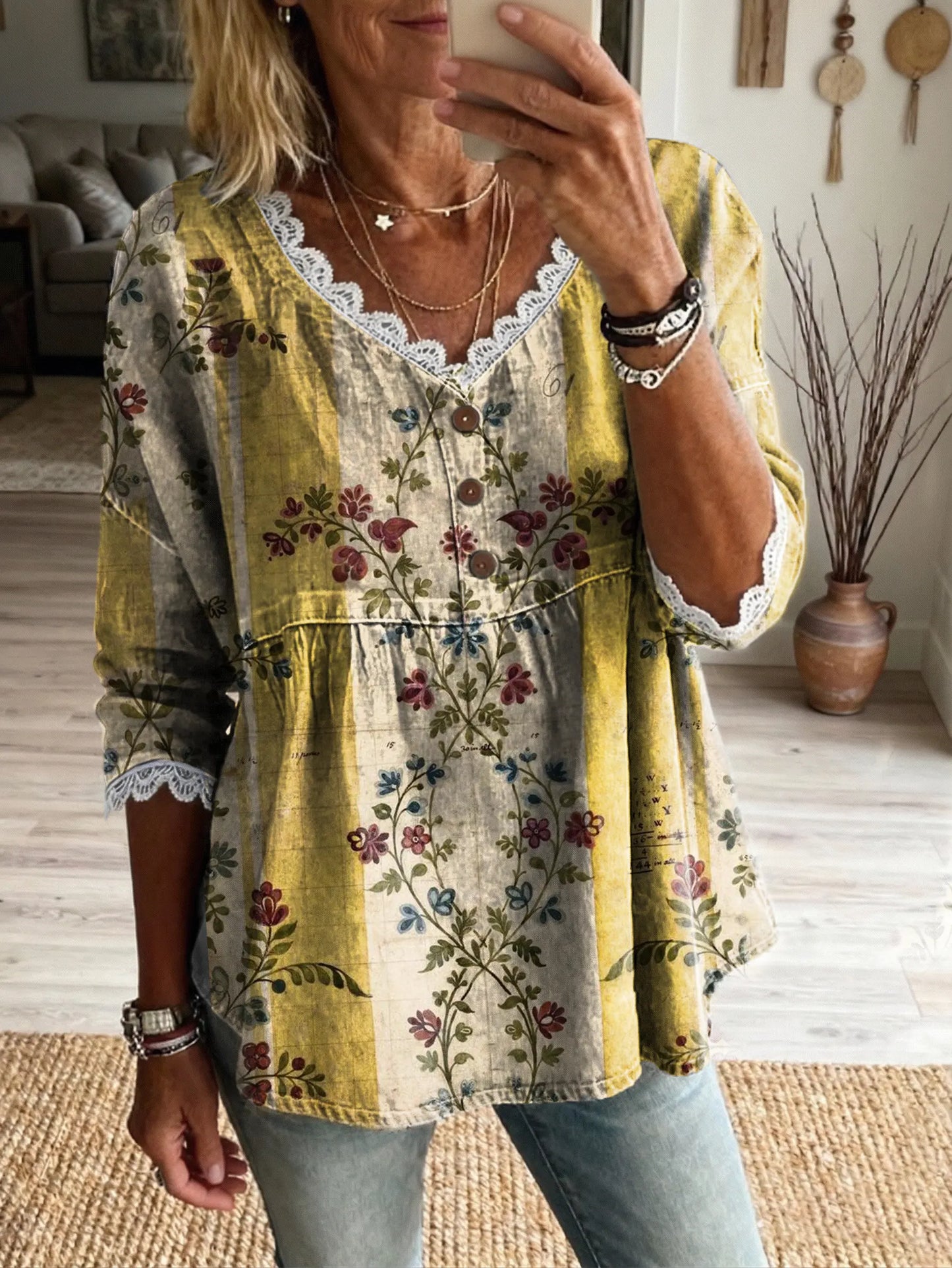 Women's Vintage Floral Art Print Casual V-Neck Lace-Spliced Top