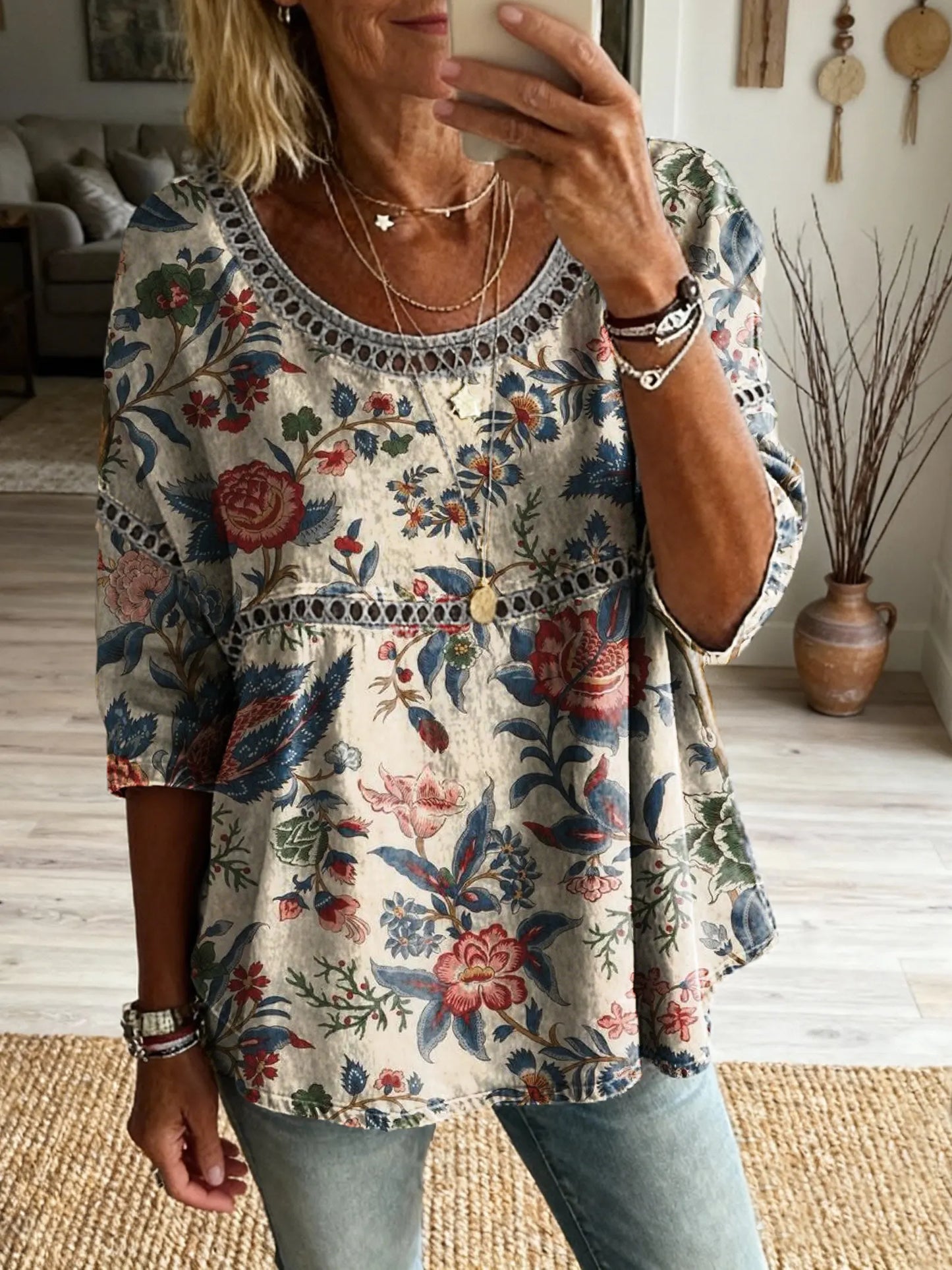 Ethnicity Retro Flowers Women's Art Print Casual Round Neck Cutout Top