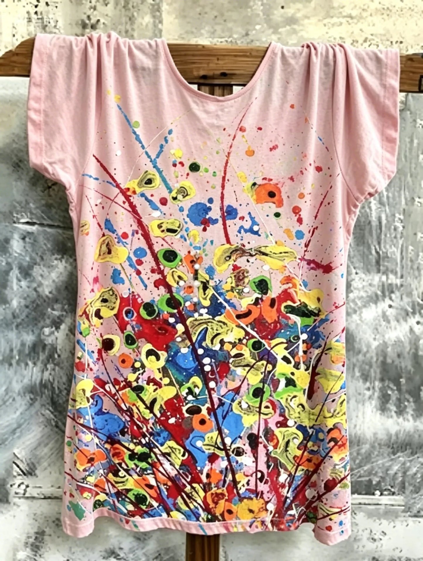Vibrant All-Over Artistic Print Short Sleeve Casual Loose Comfort Top