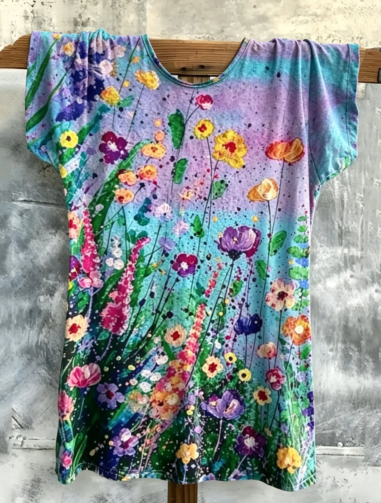 Vibrant All-Over Artistic Print Short Sleeve Casual Loose Comfort Top