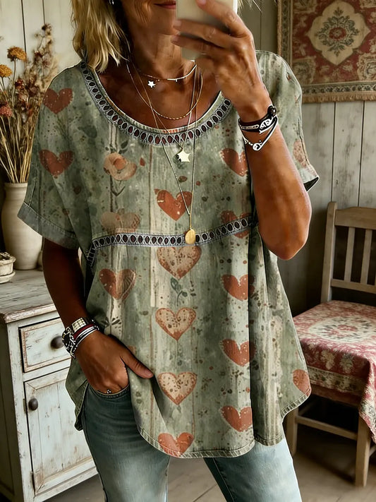 Women's Retro Heart-Shaped Art Print Round Neck Hollow-Out Shirt