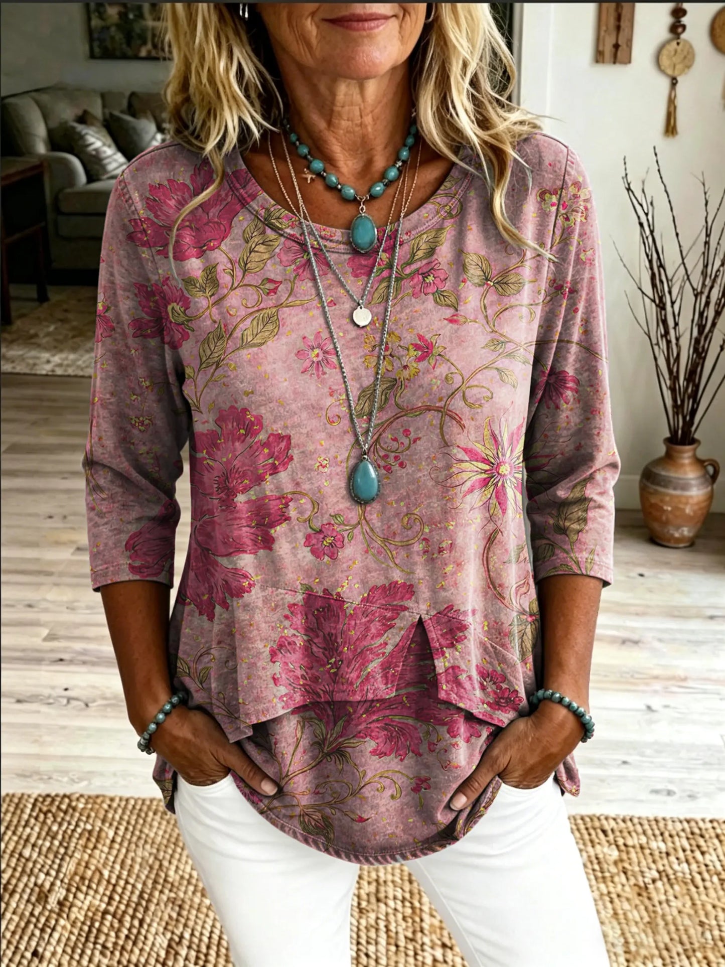 Women's Casual Round-neck T-shirt With Floral Art Print