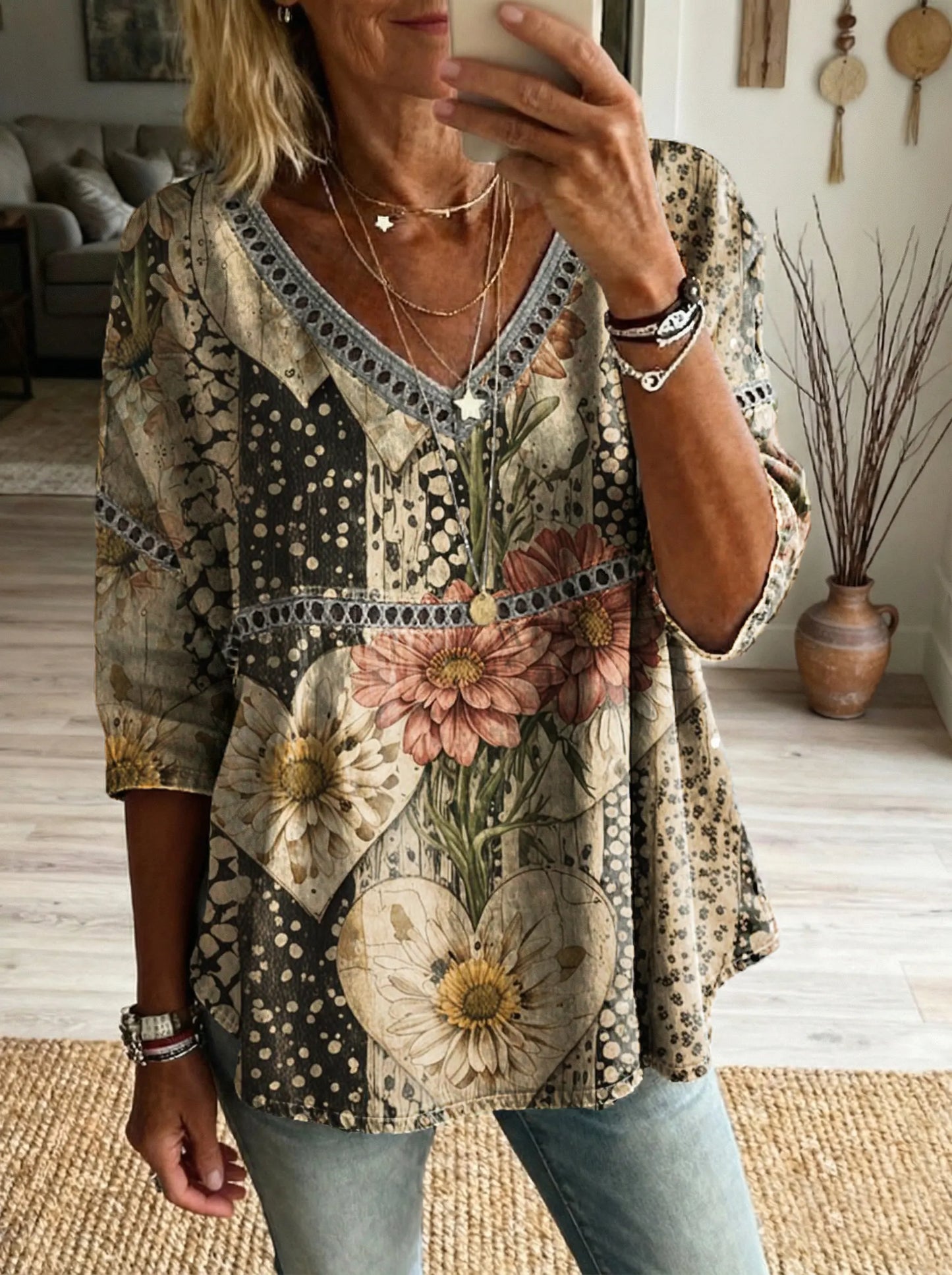 Women's Floral Heart Pattern Art Print Casual V-neck Lace Trim Top