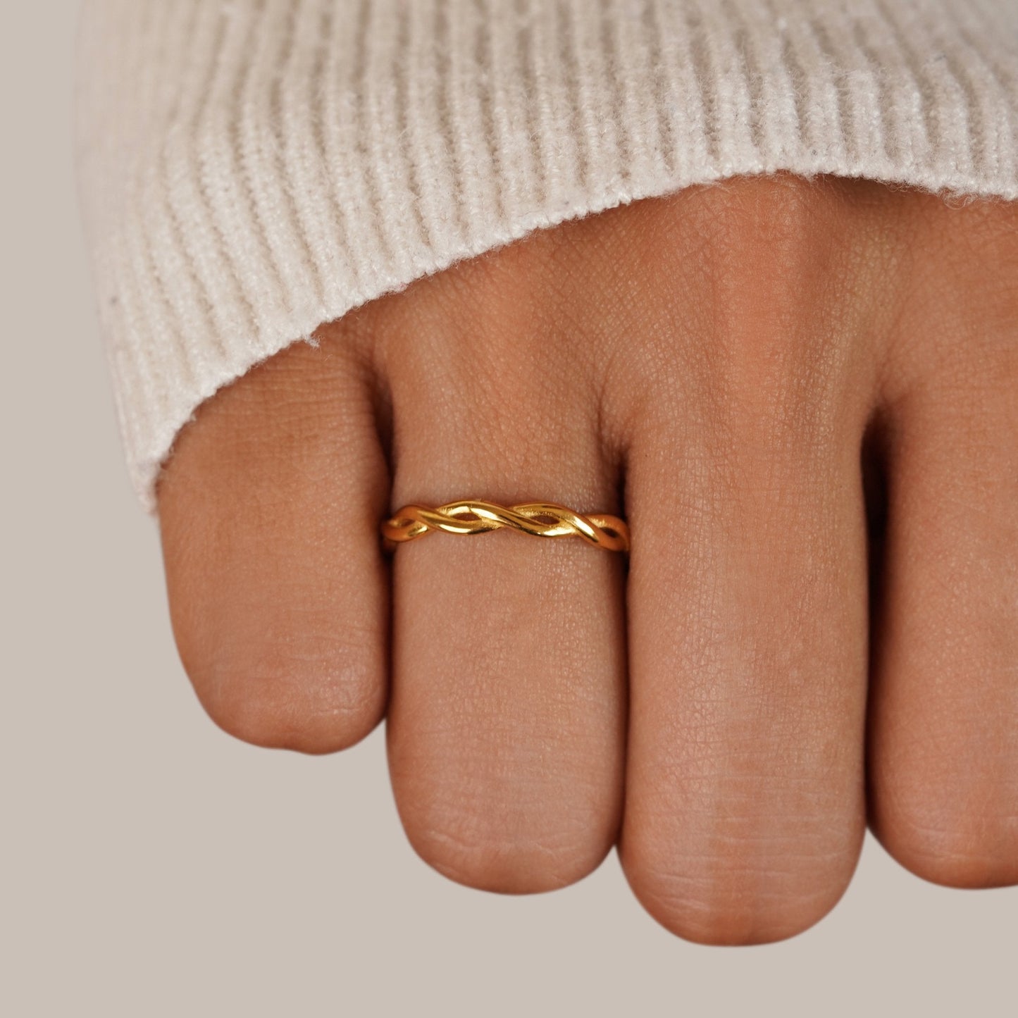 Infinity 18K Gold Twist Ring