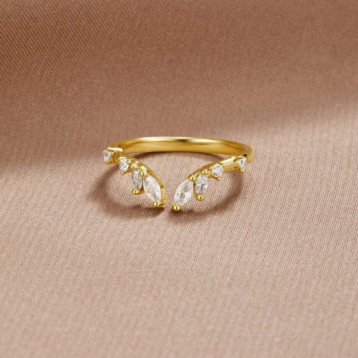 Lily Crystal Gold Vine Ring