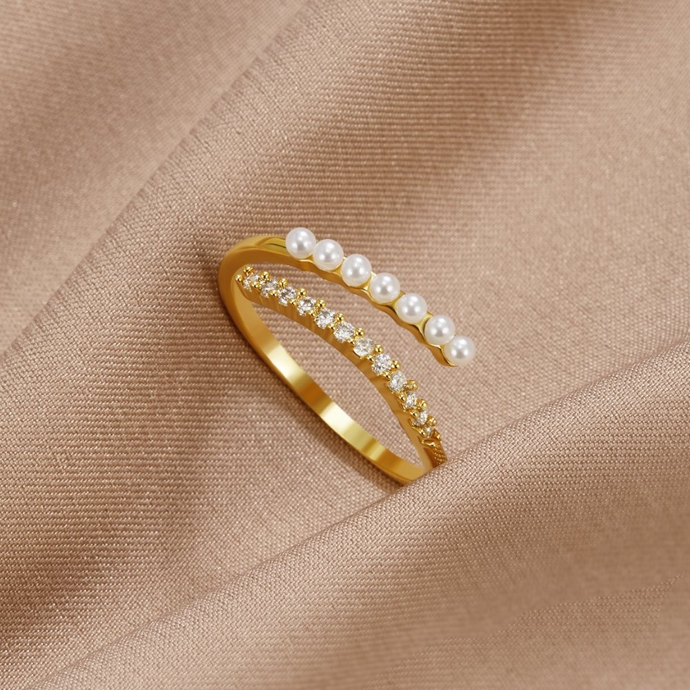 ¡°Wrap Me¡± Pearl & Crystal Ring